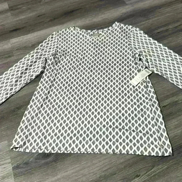 Chico’s long sleeve top - Picture 1 of 4